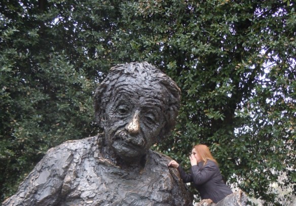 Kelly had some things to impart to Einstein.  He seems to be listening.